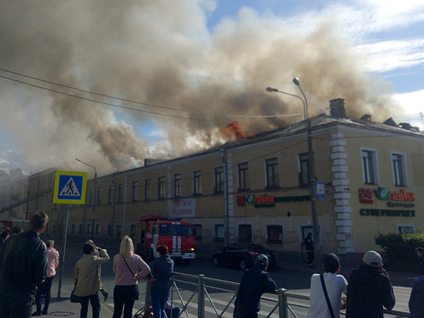 фото с сайта vk.com, группа "ДТП и ЧП | Санкт-Петербург | Питер Онлайн | СПб"